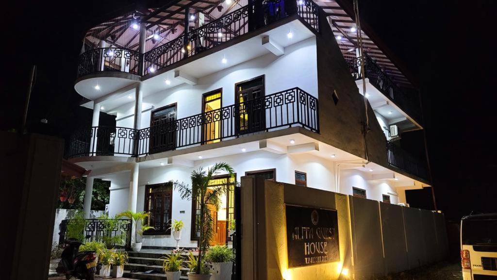טרינקומאלה Alffa Guest Inn מראה חיצוני תמונה